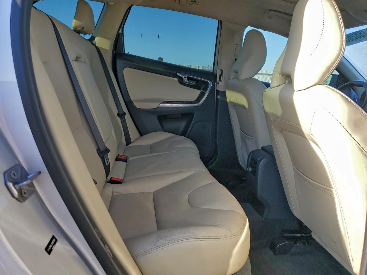 2016 VOLVO XC60 T5 PREMIER photo 11