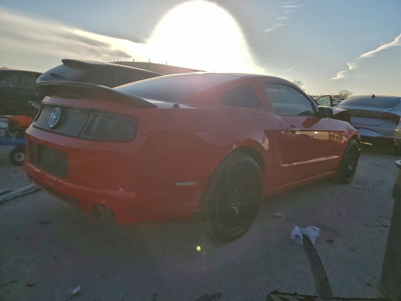 2013 FORD MUSTANG photo 3