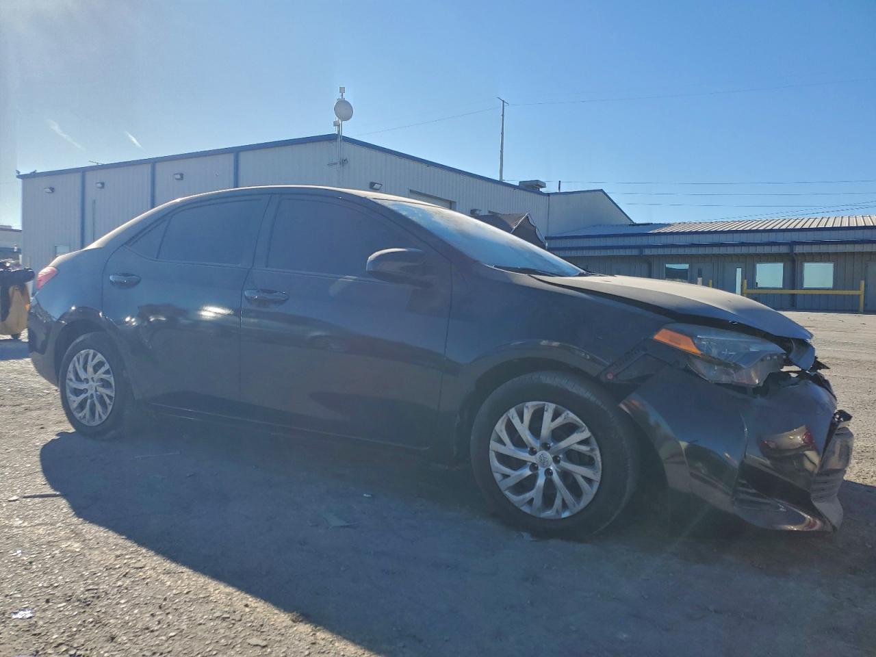 2018 TOYOTA COROLLA L photo 4