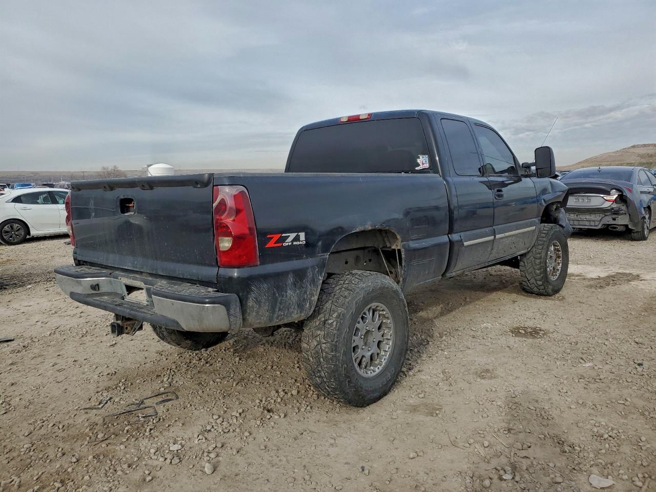 2003 CHEVROLET SILVERADO K1500 photo 3