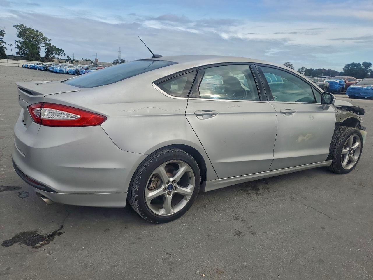2014 FORD FUSION SE photo 3