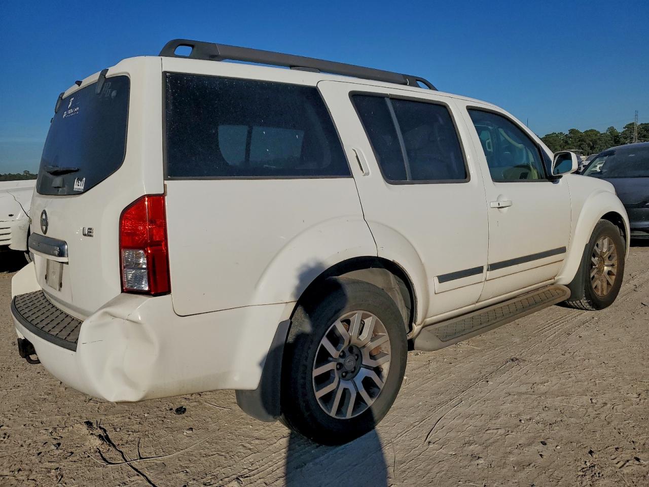 2010 NISSAN PATHFINDER S photo 3
