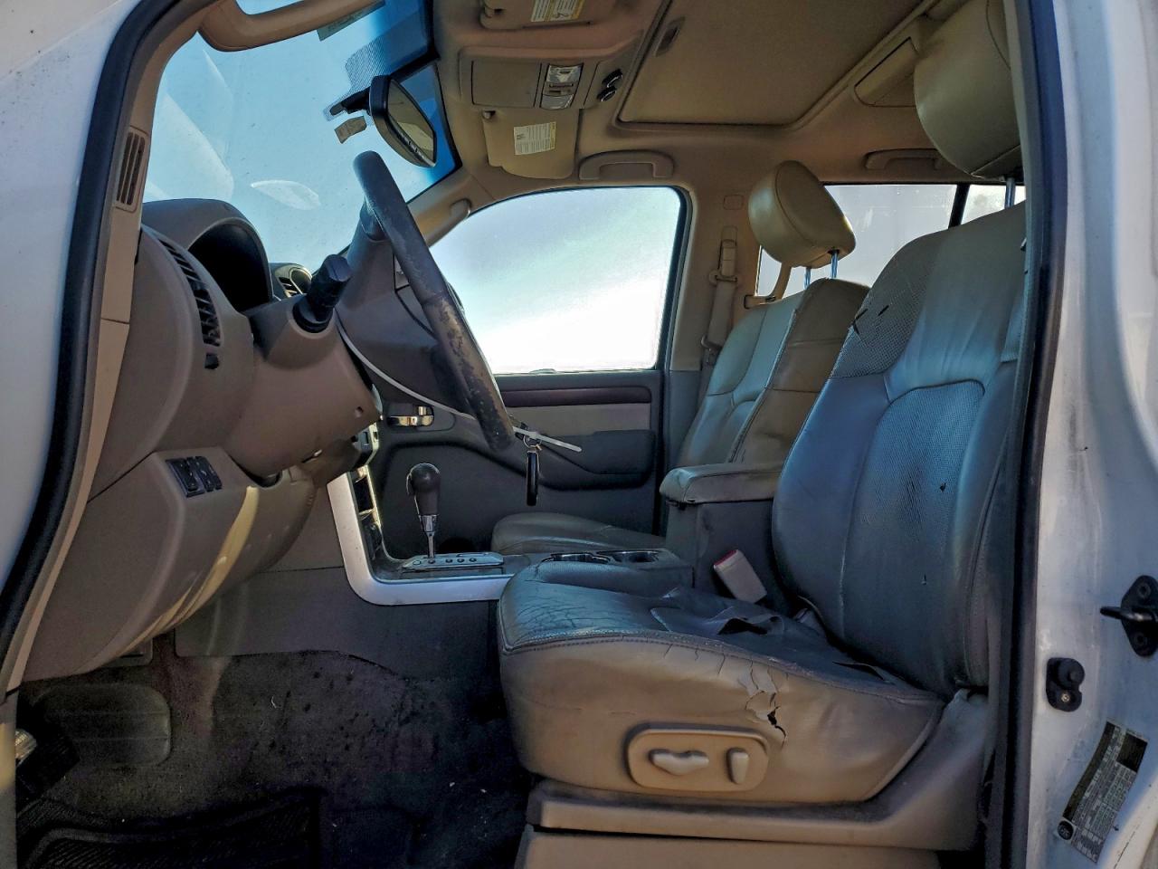 2010 NISSAN PATHFINDER S photo 7