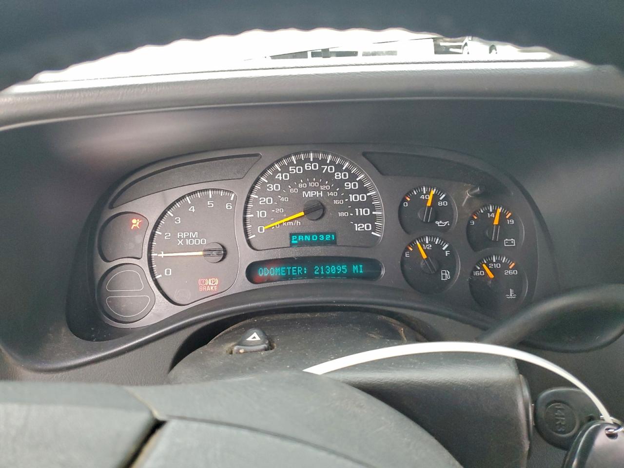 2003 GMC YUKON photo 9