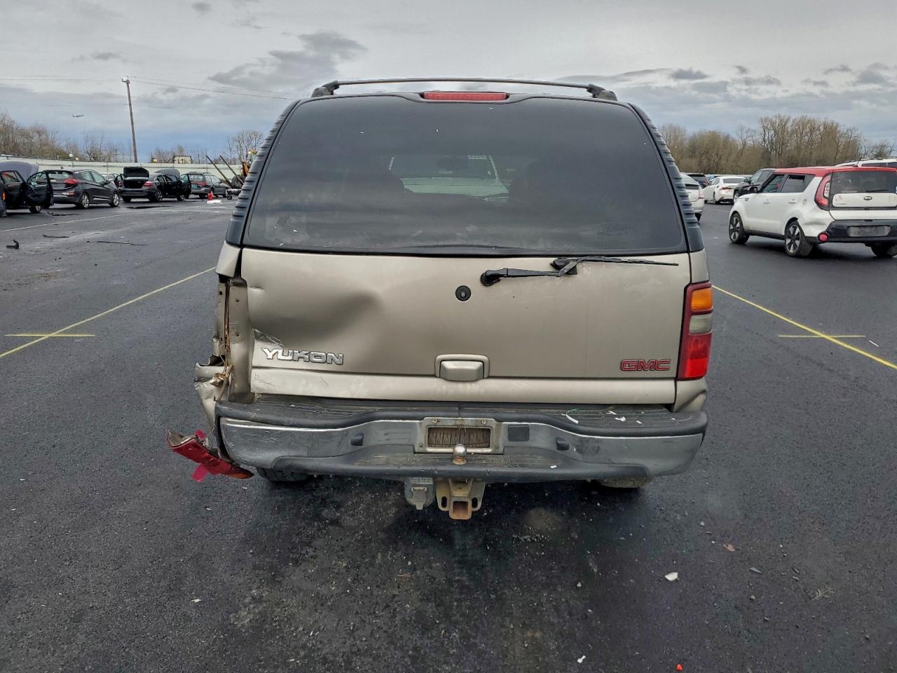 2003 GMC YUKON photo 6