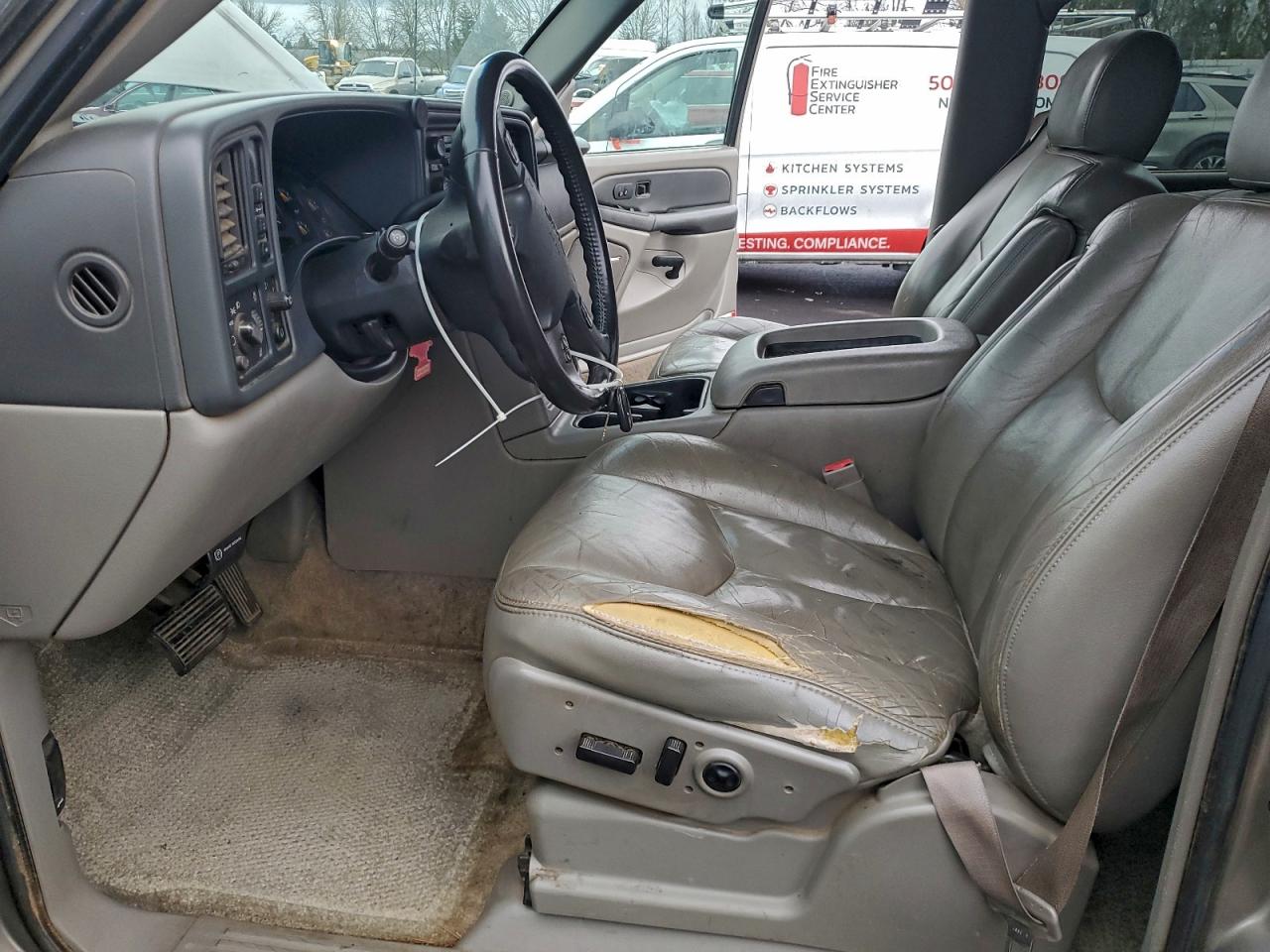 2003 GMC YUKON photo 7