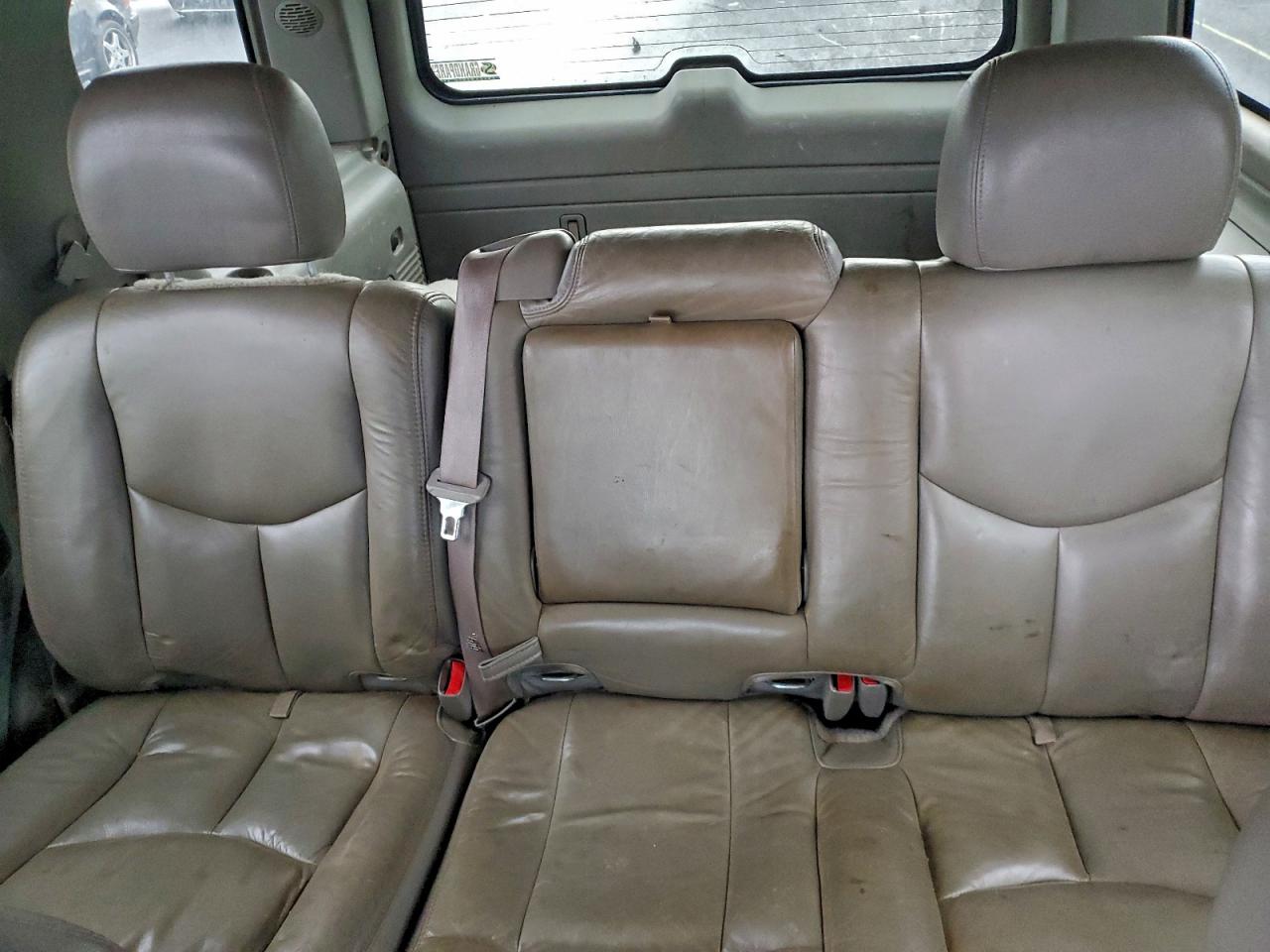 2003 GMC YUKON photo 10