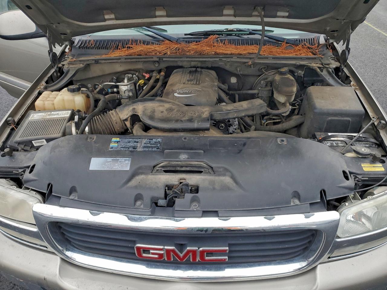 2003 GMC YUKON photo 12