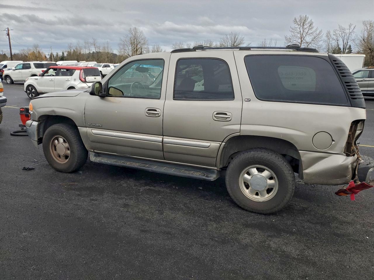 2003 GMC YUKON photo 2