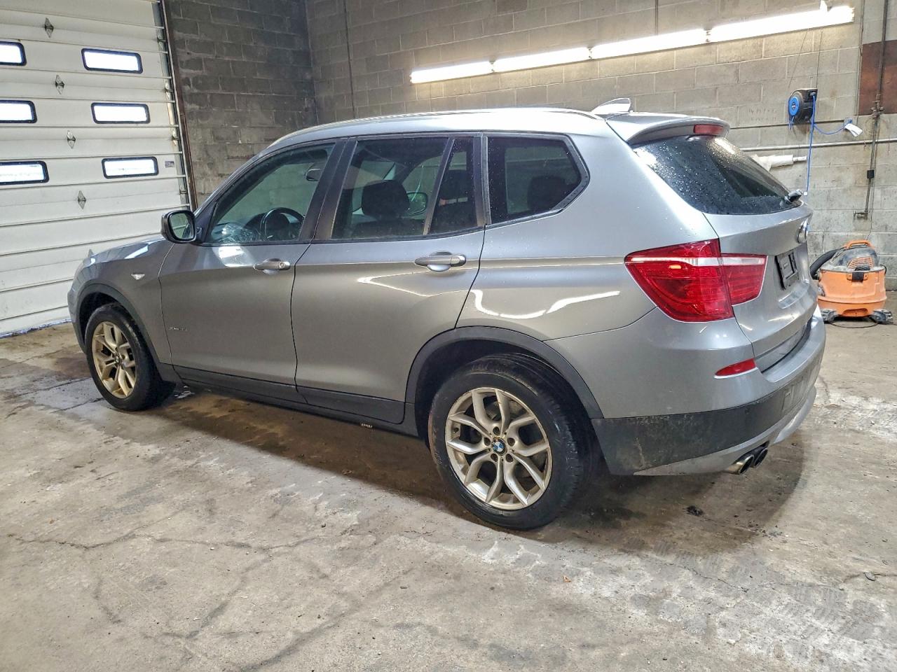 2011 BMW X3 XDRIVE35I photo 2