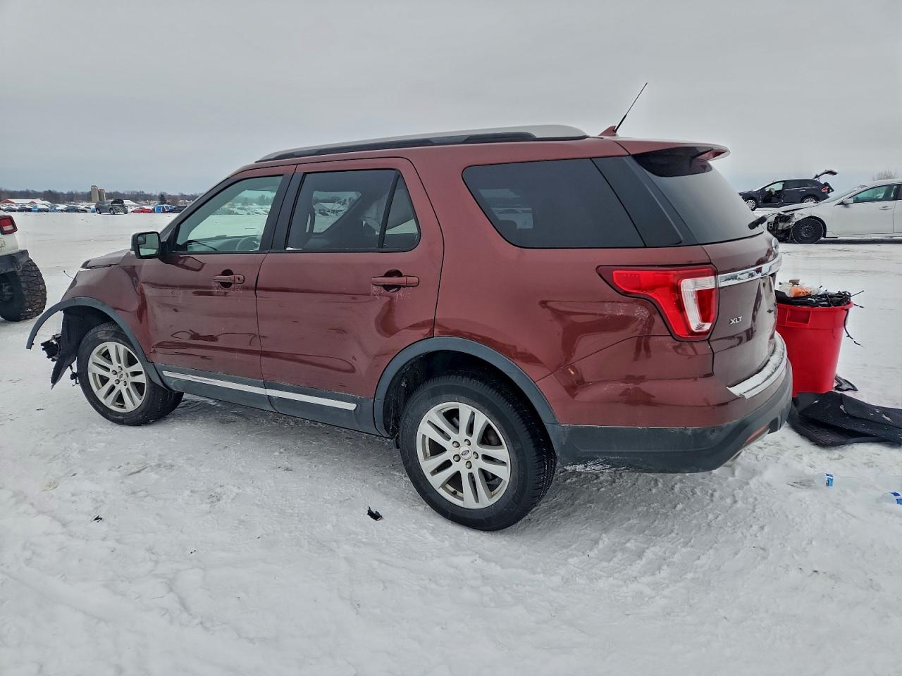 2018 FORD EXPLORER XLT photo 2