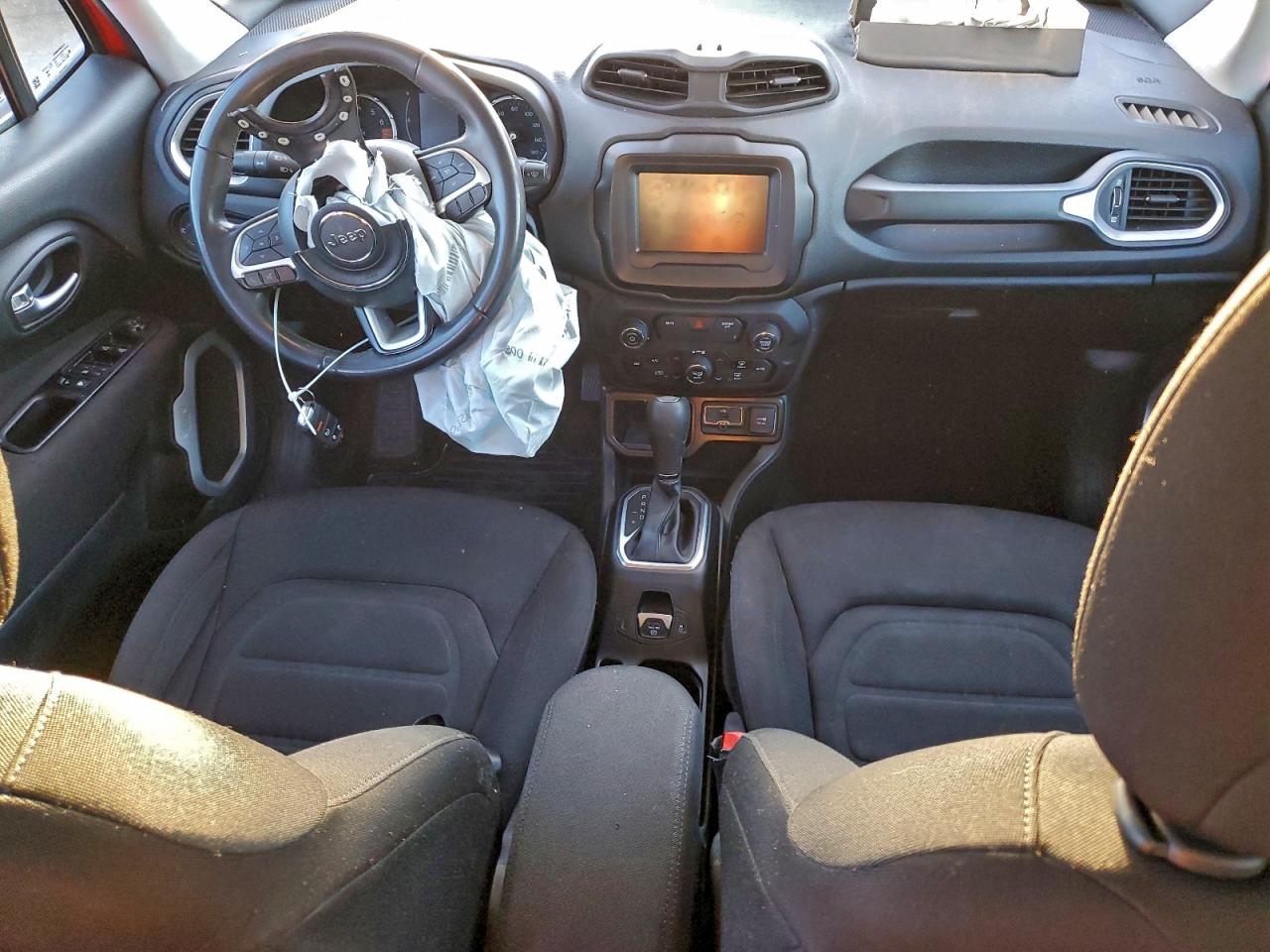 2020 JEEP RENEGADE LATITUDE photo 8