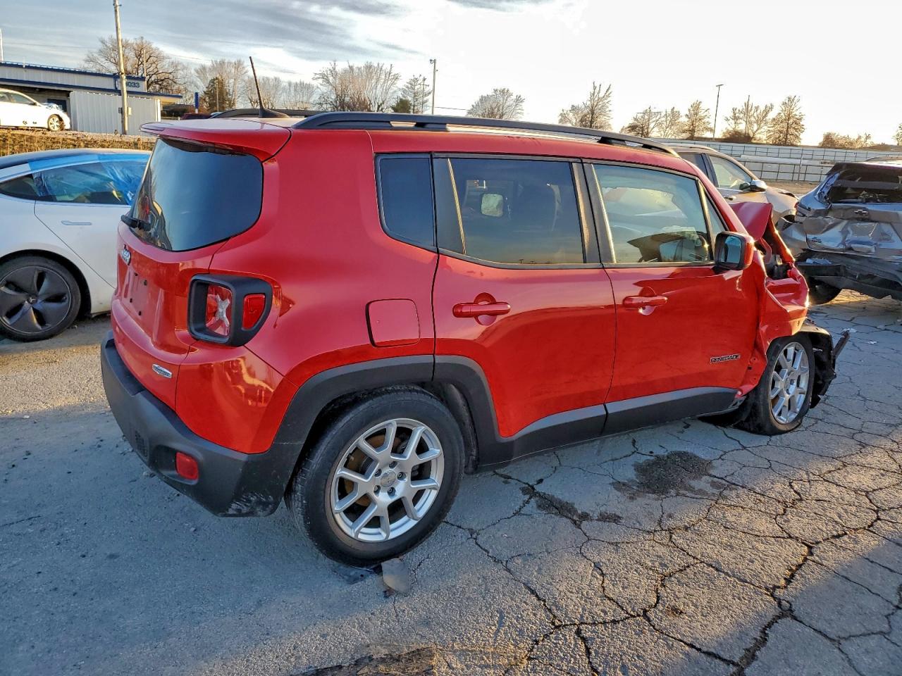 2020 JEEP RENEGADE LATITUDE photo 3