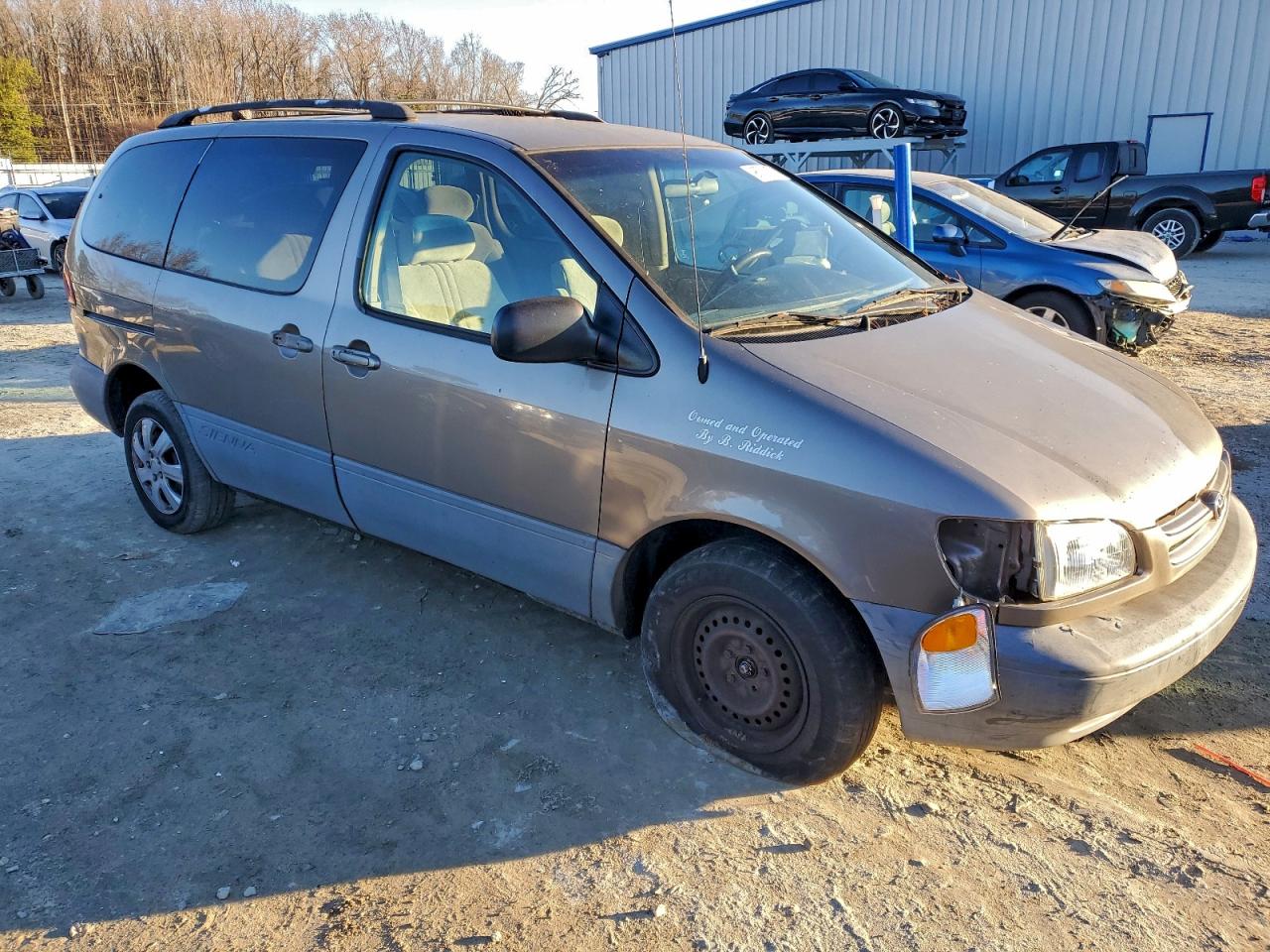 1999 TOYOTA SIENNA LE photo 7