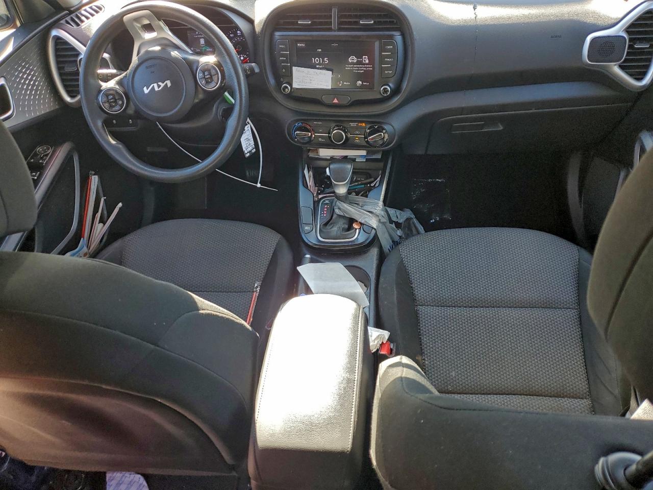 2022 KIA SOUL LX photo 15