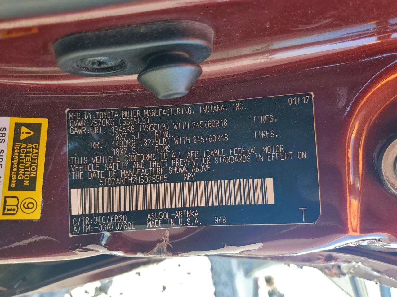 2017 TOYOTA HIGHLANDER LE photo 25