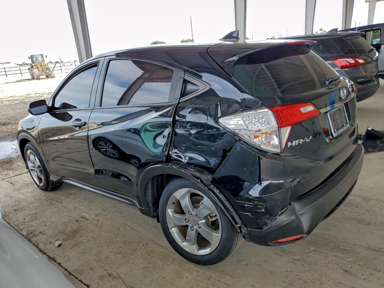2019 HONDA HR-V LX photo 2