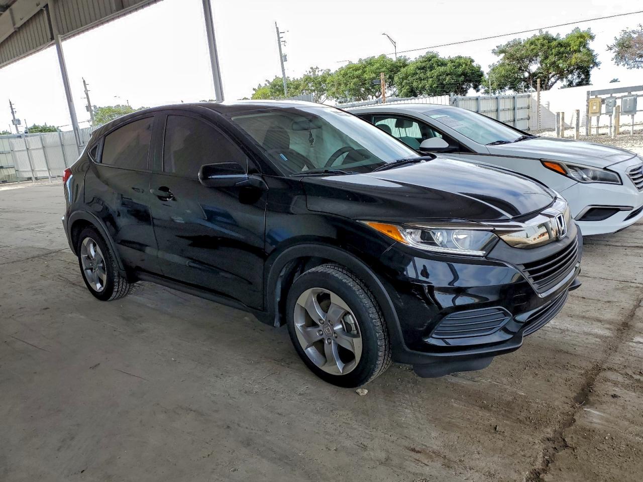 2019 HONDA HR-V LX photo 4