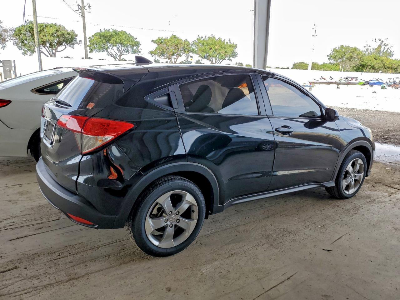 2019 HONDA HR-V LX photo 3