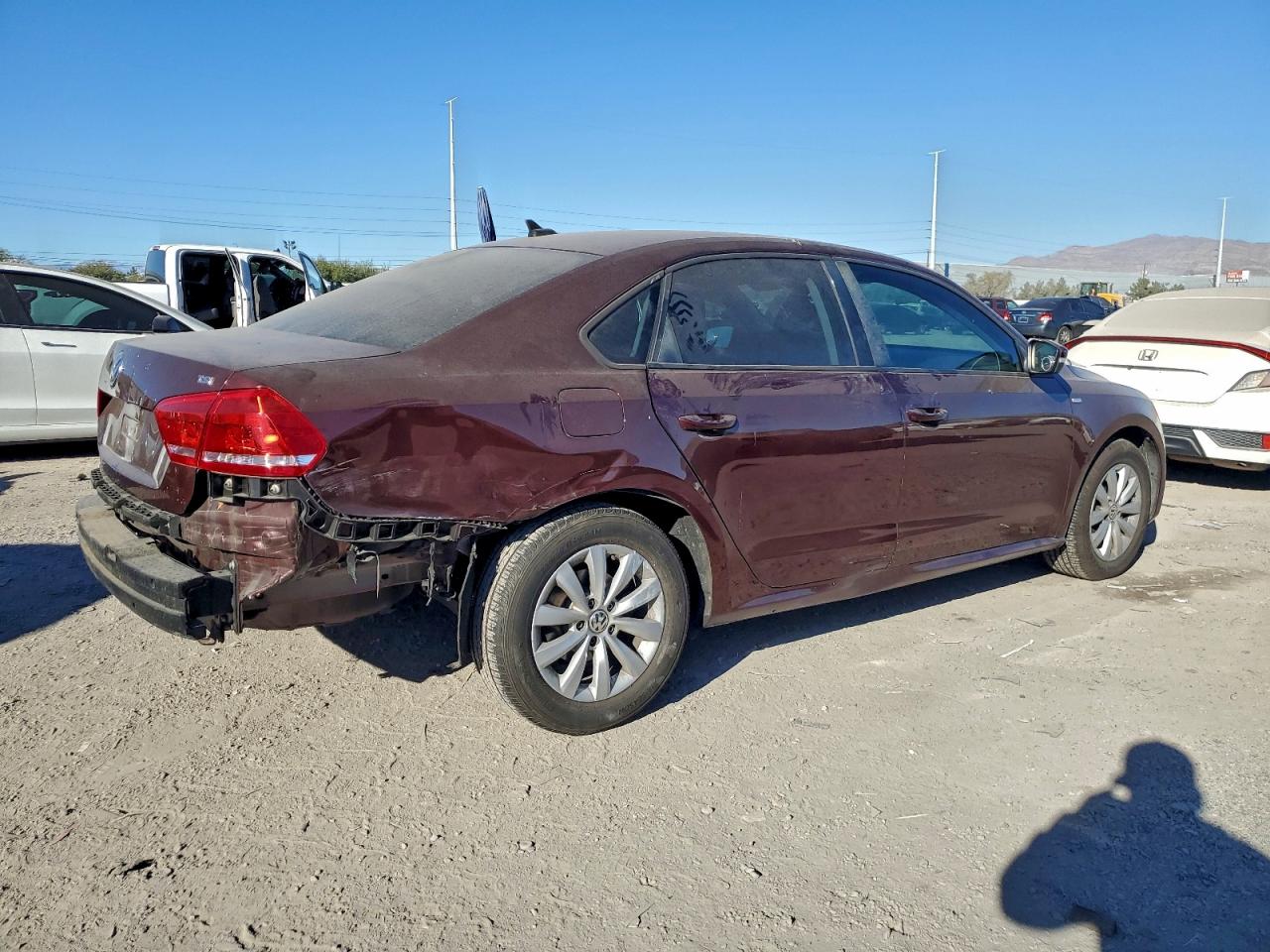 2014 VOLKSWAGEN PASSAT S photo 3