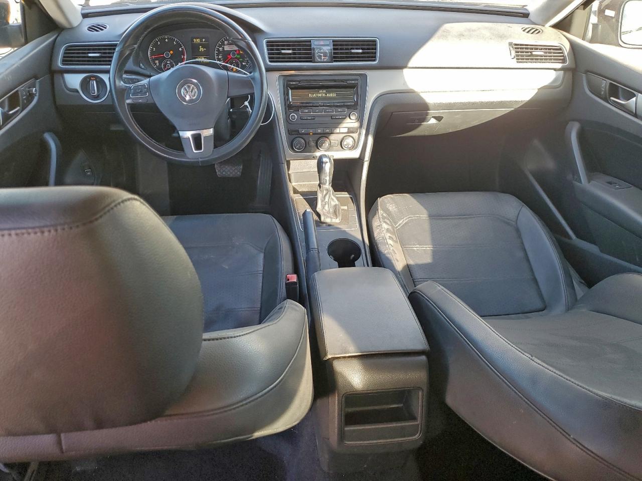 2014 VOLKSWAGEN PASSAT S photo 8