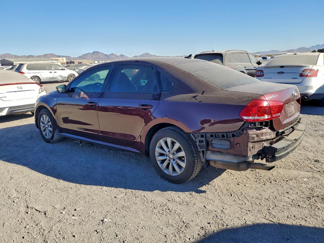 2014 VOLKSWAGEN PASSAT S photo 2