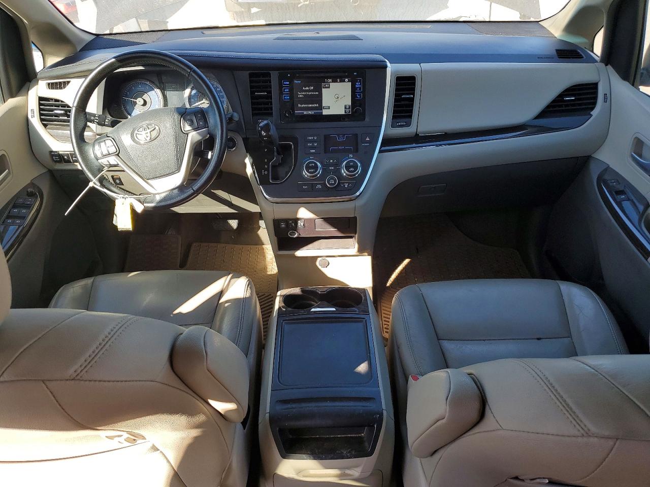 2016 TOYOTA SIENNA XLE 8-PASSENGER photo 8