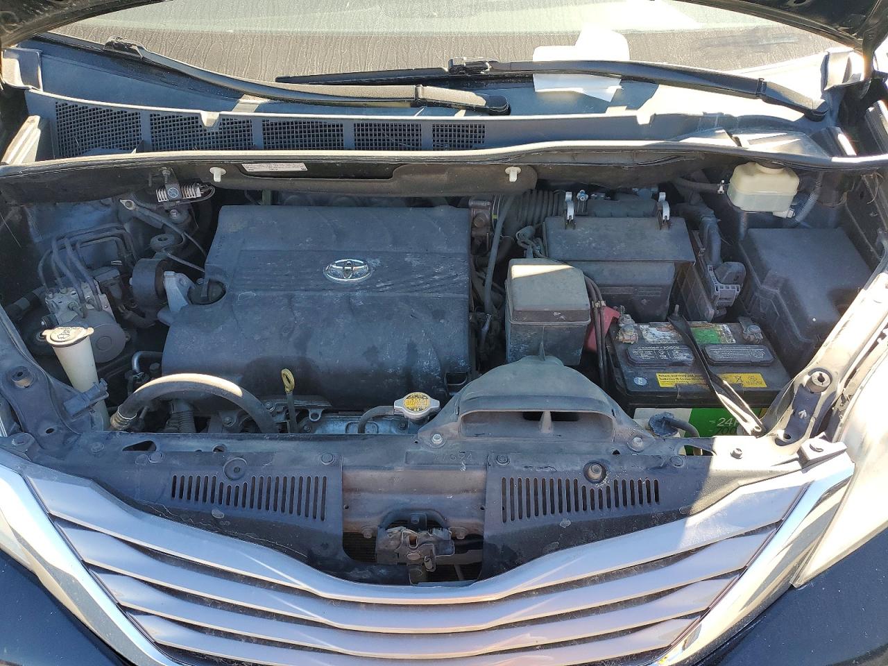 2016 TOYOTA SIENNA XLE 8-PASSENGER photo 12