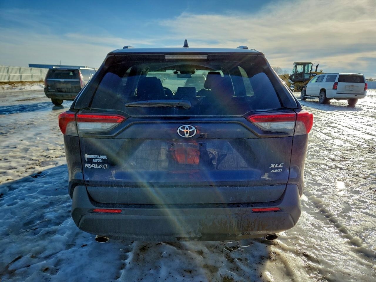 2021 TOYOTA RAV4 XLE photo 6