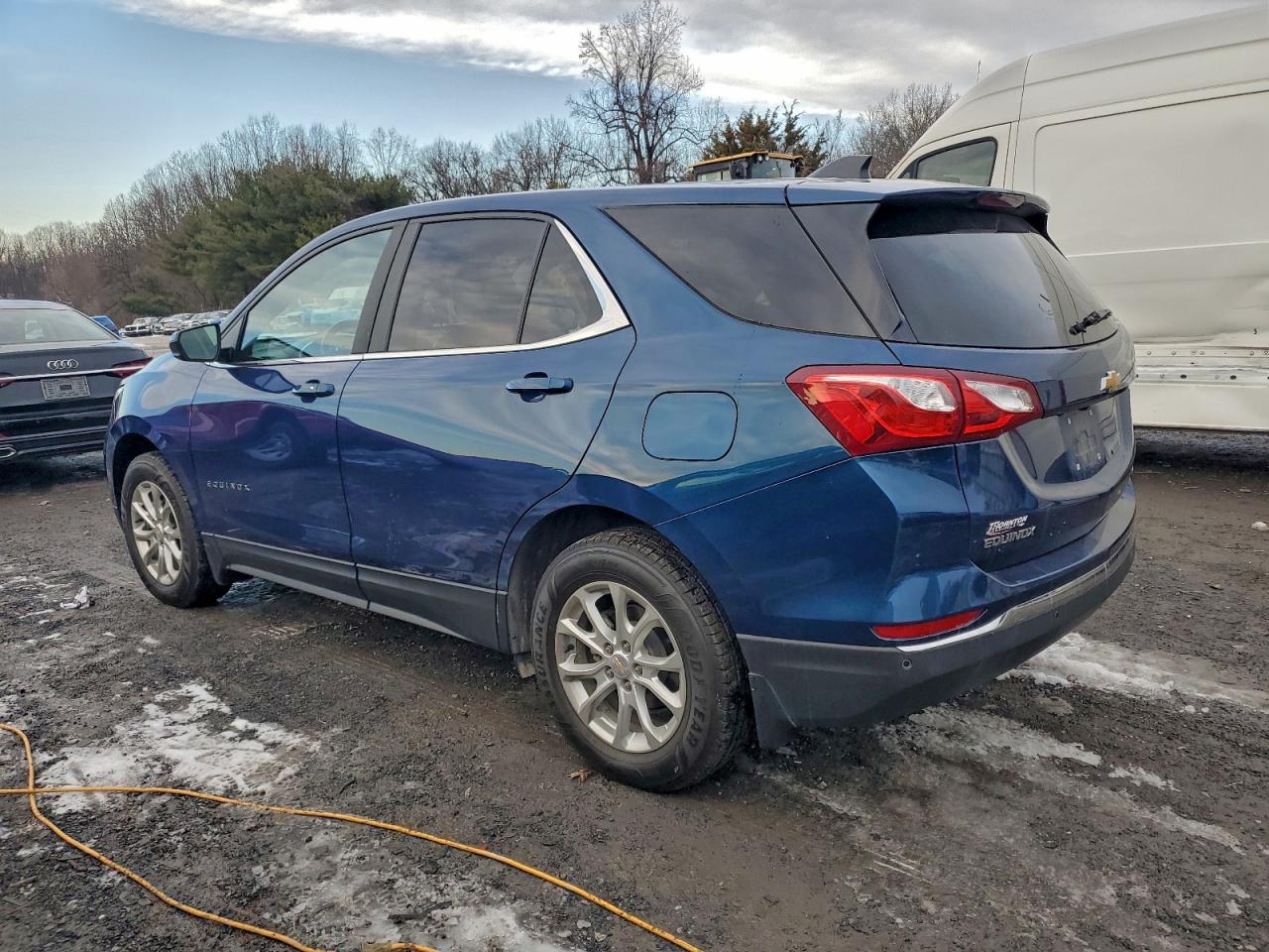2021 CHEVROLET EQUINOX LT photo 2
