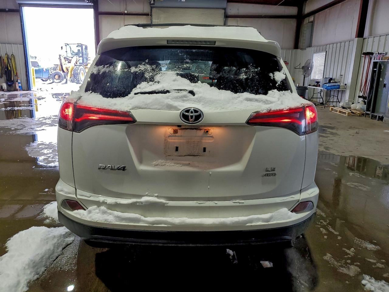 2017 TOYOTA RAV4 LE photo 6