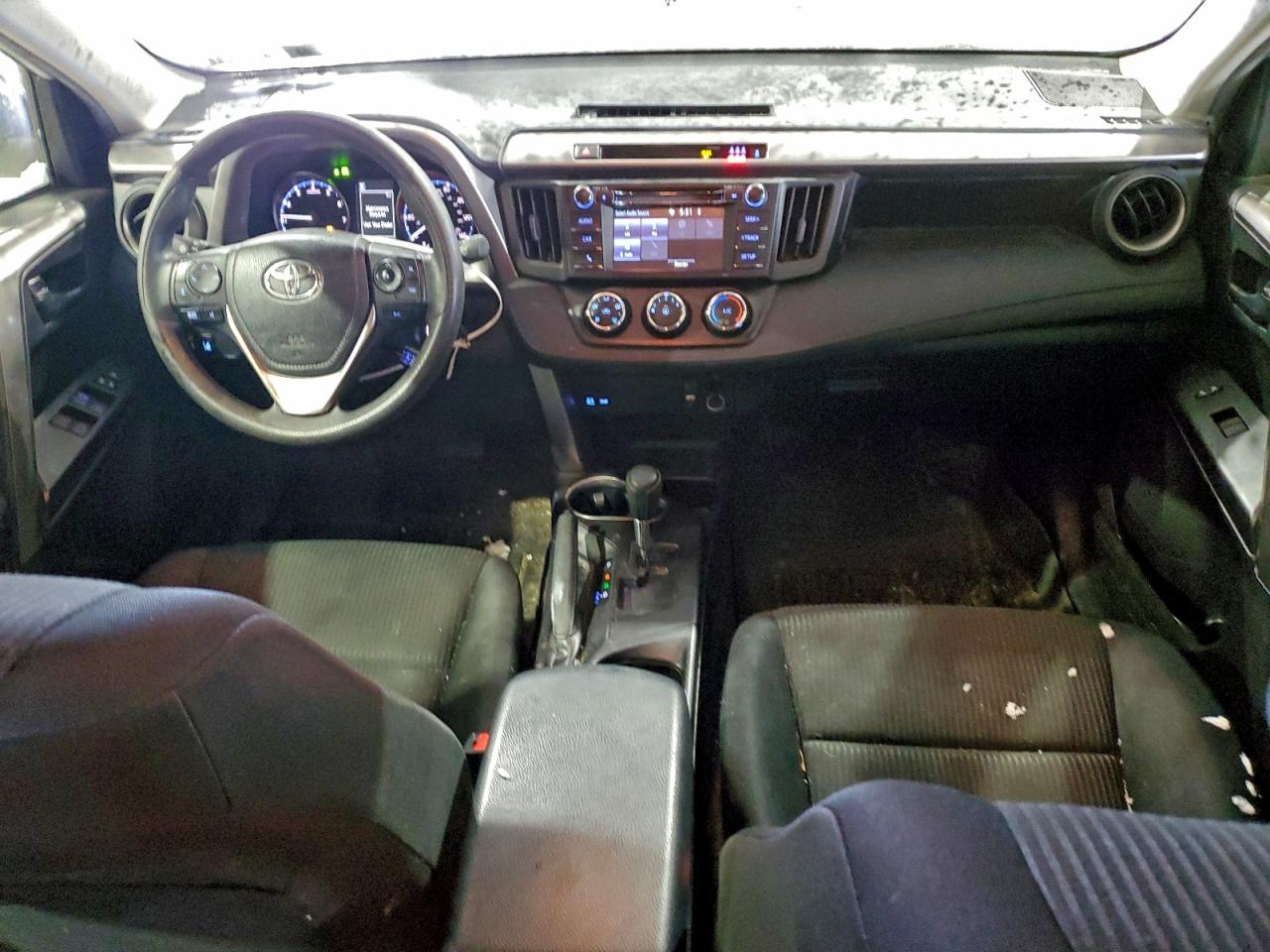 2017 TOYOTA RAV4 LE photo 8