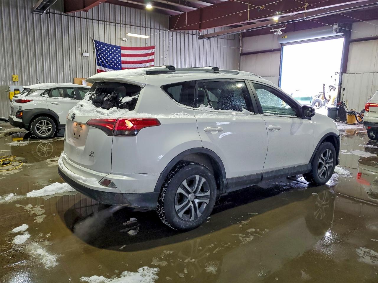 2017 TOYOTA RAV4 LE photo 3