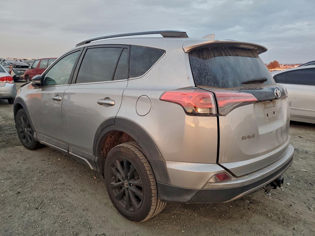2018 TOYOTA RAV4 ADVENTURE photo 2