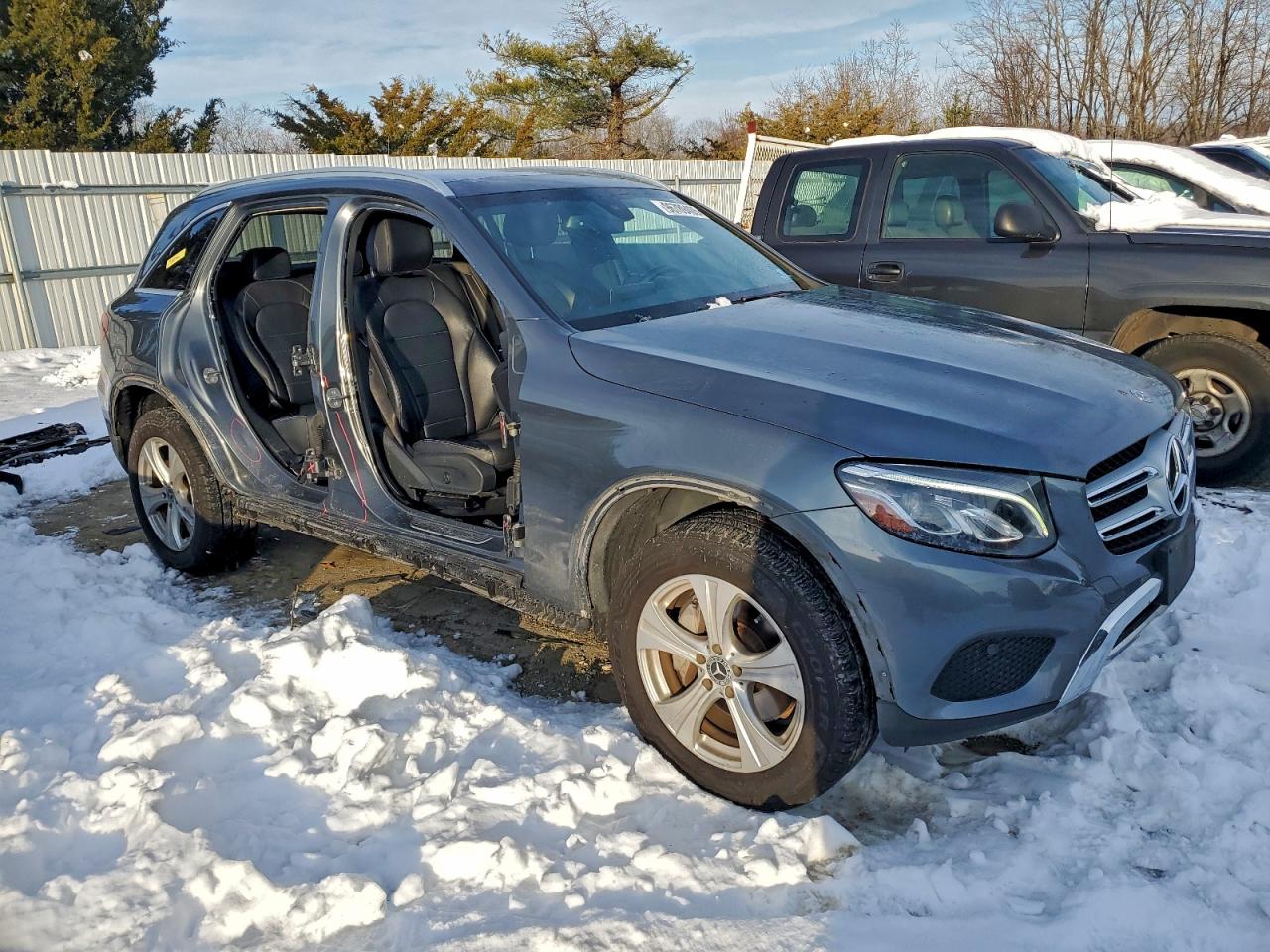 2018 MERCEDES-BENZ GLC 300 4MATIC photo 4