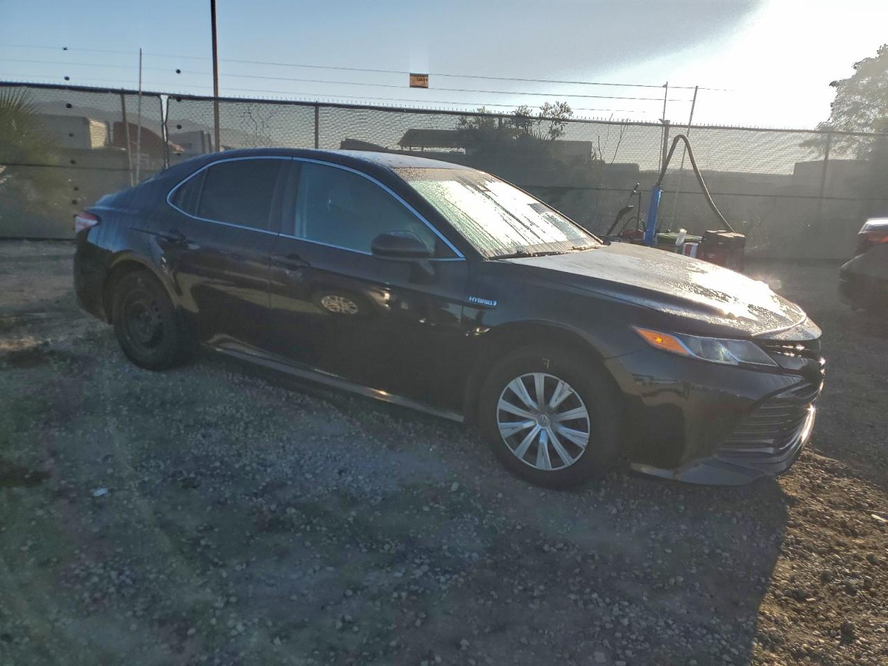 2020 TOYOTA CAMRY LE photo 4
