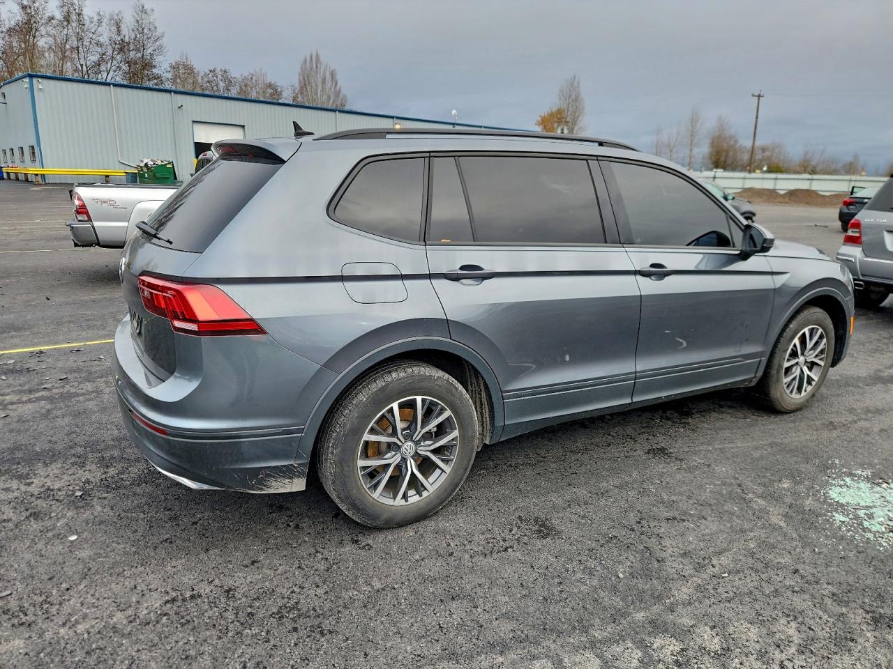 2021 VOLKSWAGEN TIGUAN S photo 3