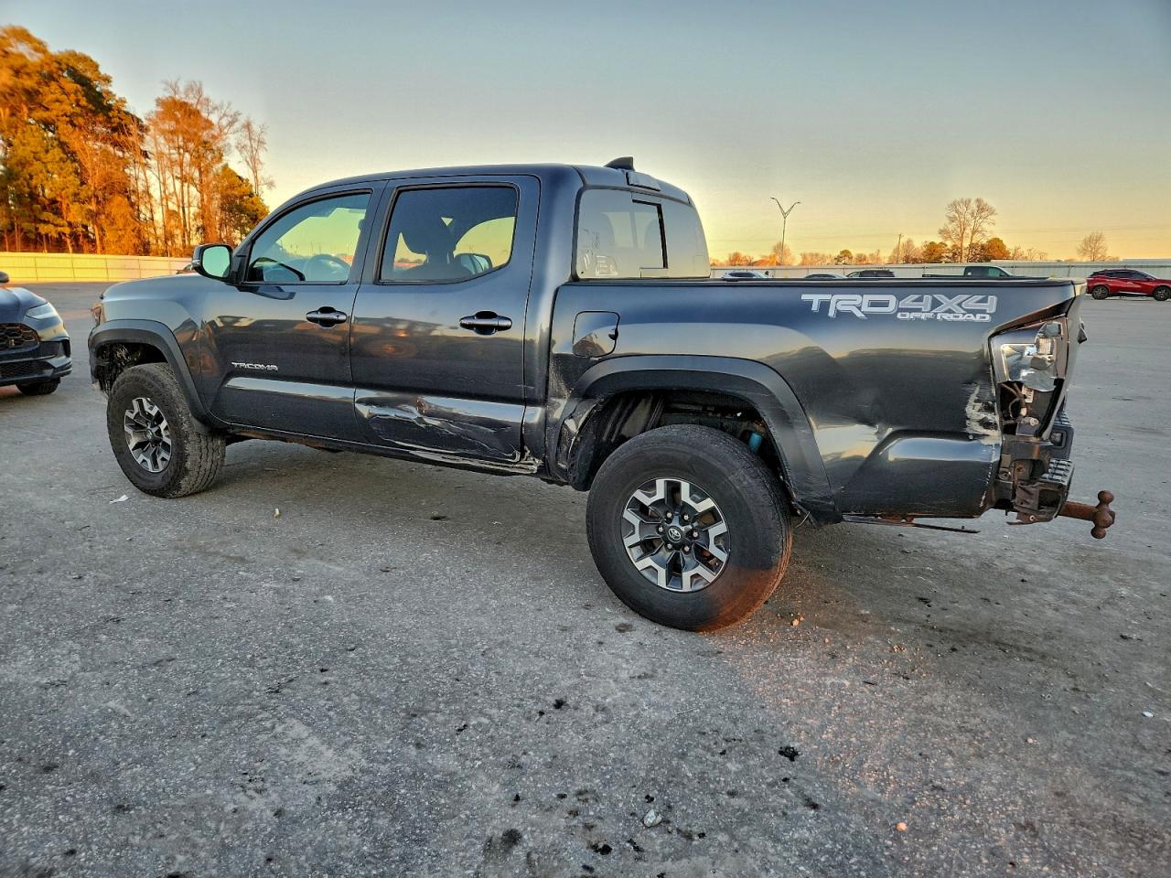 2021 TOYOTA TACOMA DOUBLE CAB photo 2