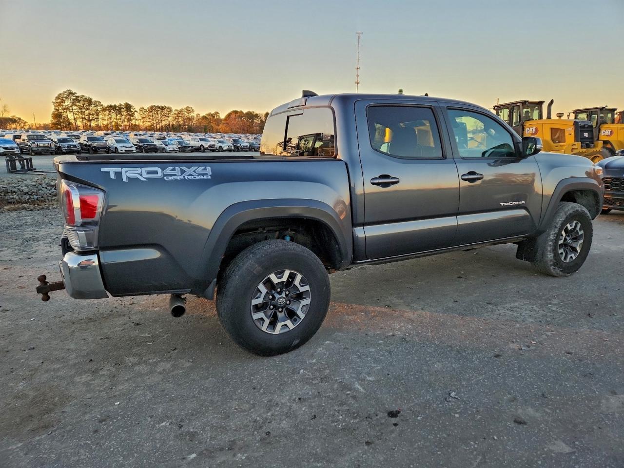 2021 TOYOTA TACOMA DOUBLE CAB photo 3