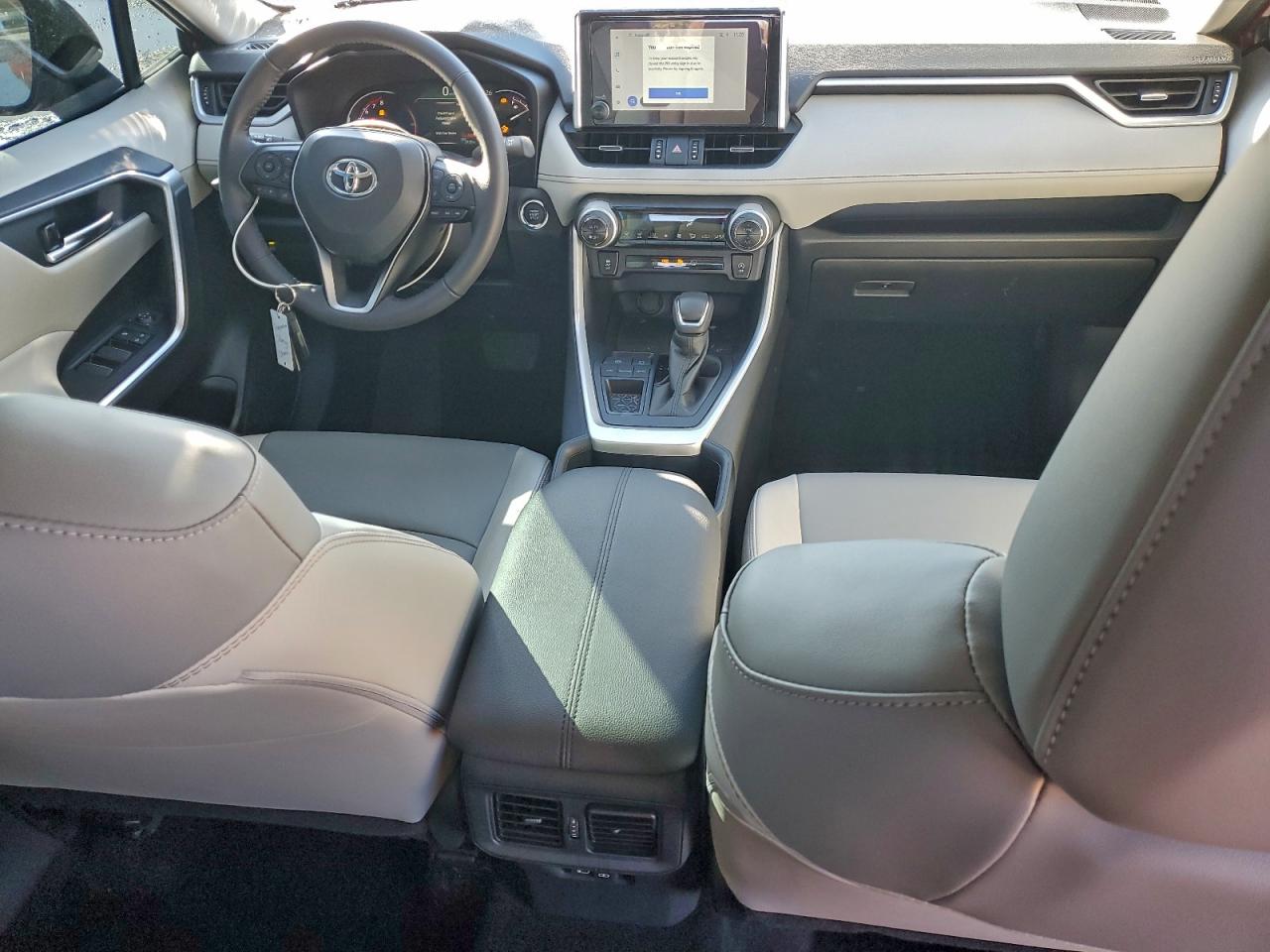 2025 TOYOTA RAV4 XLE PREMIUM photo 8