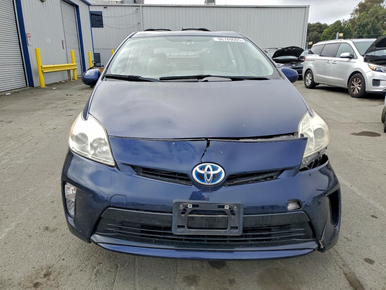 2013 TOYOTA PRIUS photo 5