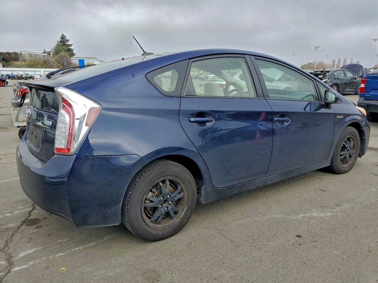 2013 TOYOTA PRIUS photo 3