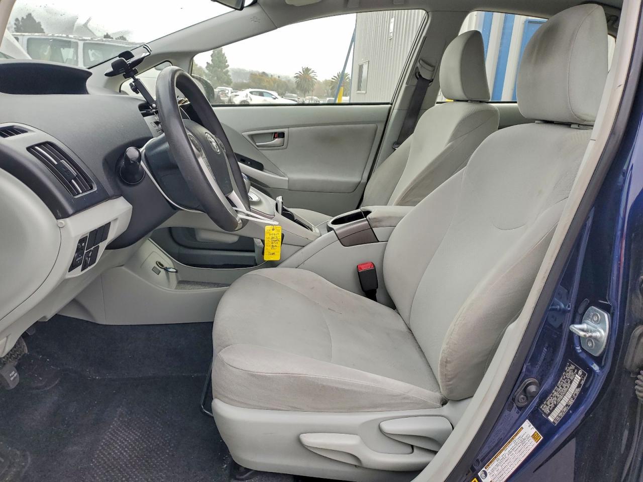 2013 TOYOTA PRIUS photo 7