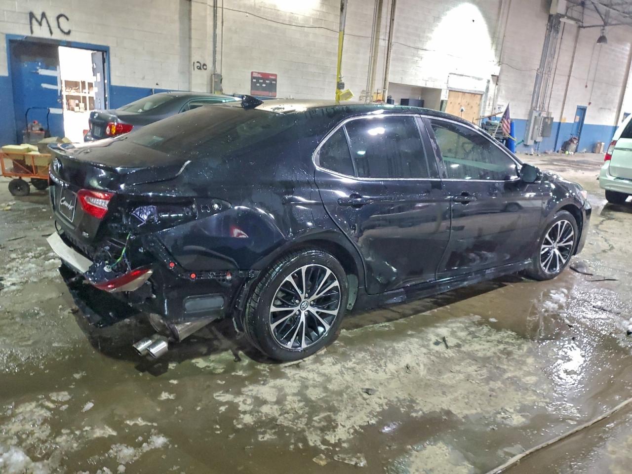 2019 TOYOTA CAMRY L photo 3