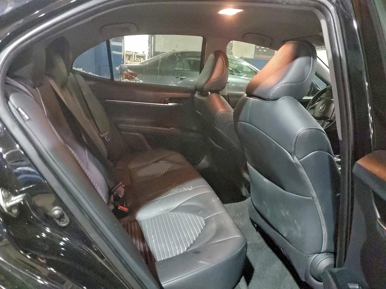 2019 TOYOTA CAMRY L photo 10