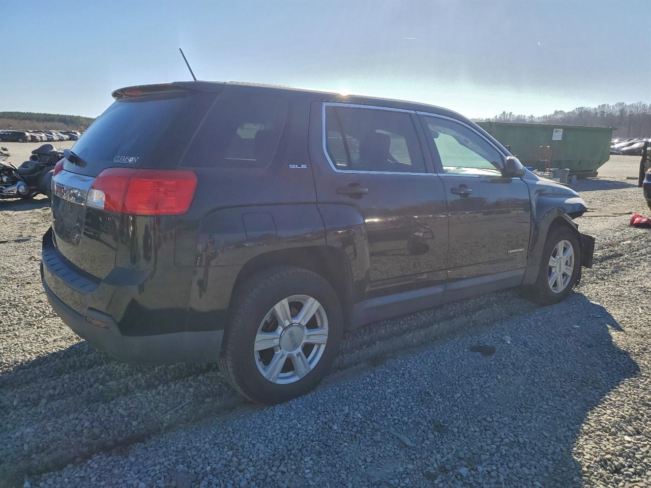 2015 GMC TERRAIN SLE photo 3
