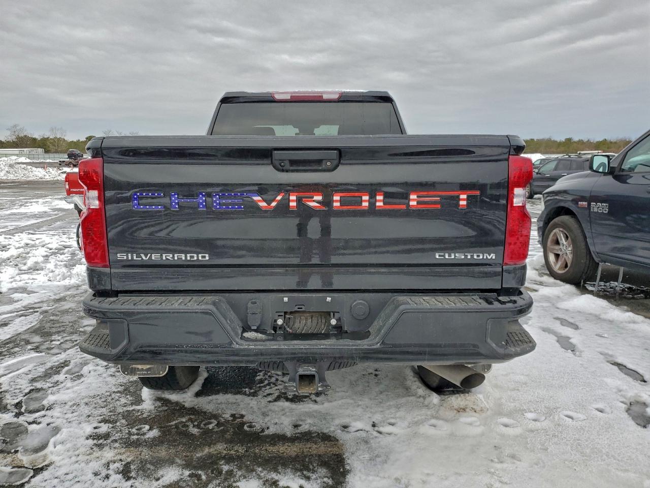 2025 CHEVROLET SILVERADO K2500 CUSTOM photo 16