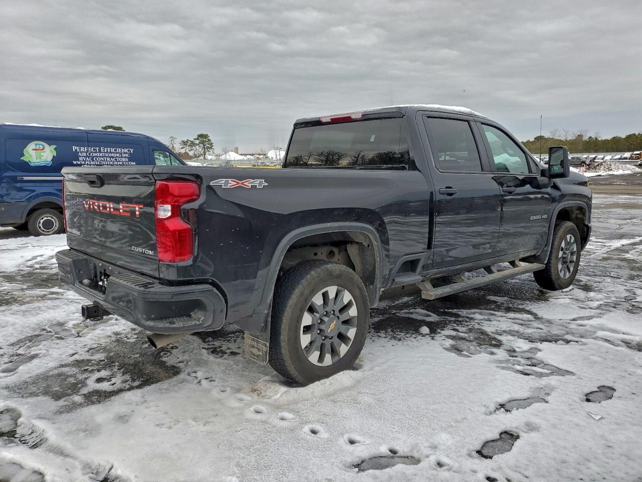 2025 CHEVROLET SILVERADO K2500 CUSTOM photo 7