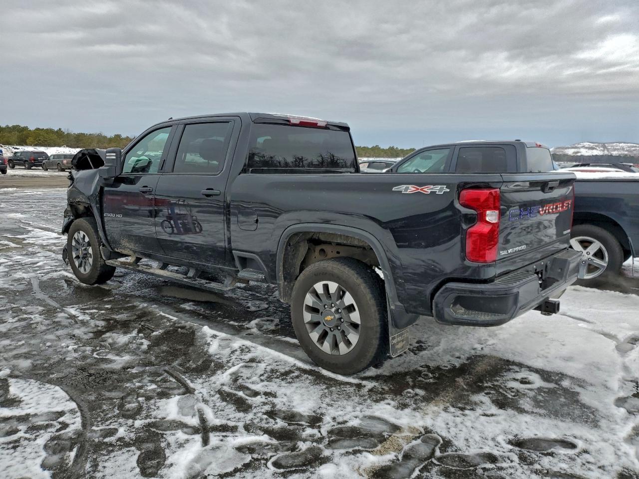 2025 CHEVROLET SILVERADO K2500 CUSTOM photo 4