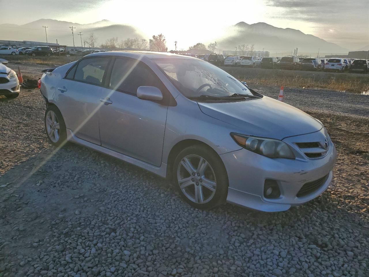 2013 TOYOTA COROLLA photo 4